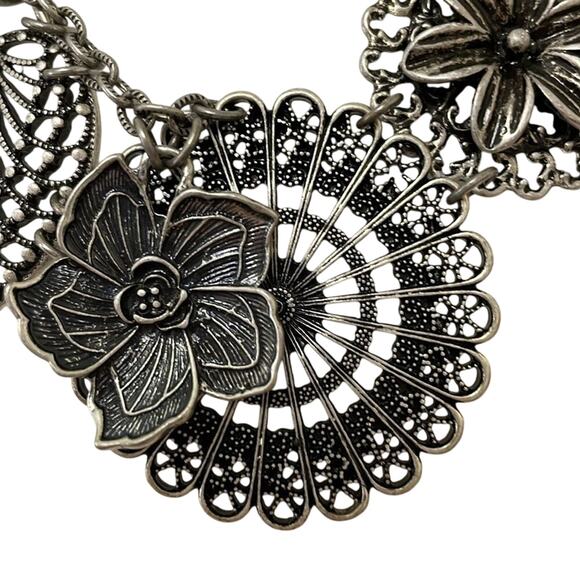 Premier Designs Necklace and Earrings Set Silver Tone Flower Jewelry Chain Set - Picture 1 of 11